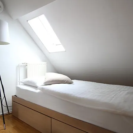 Blue Cat Apartment *